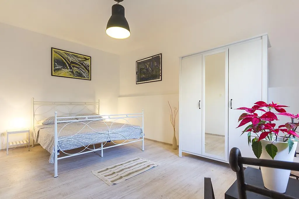 Villa Agneza Medulin 0*,  Croatia